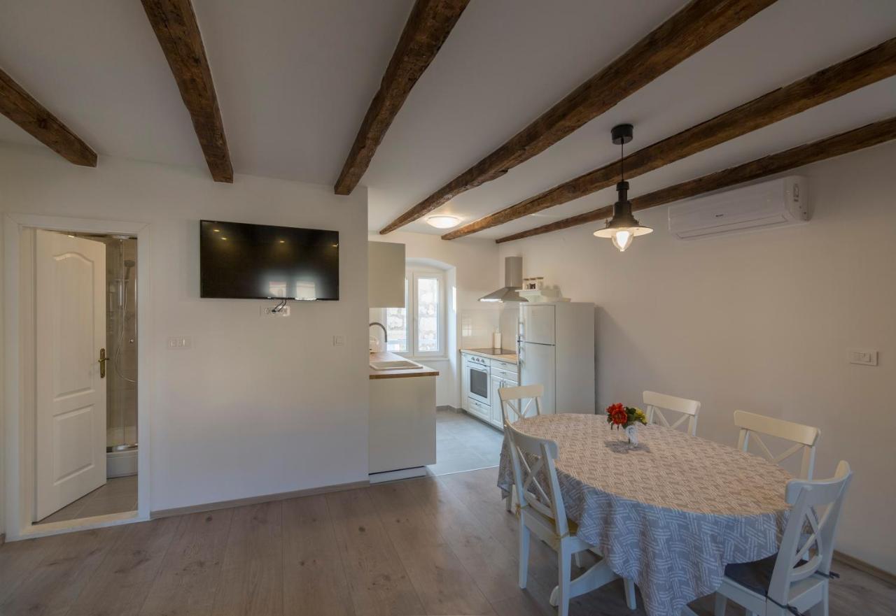 Apartments Bepi Komiža מראה חיצוני תמונה